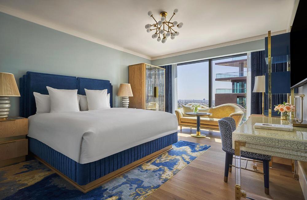 Skyline King Room interior